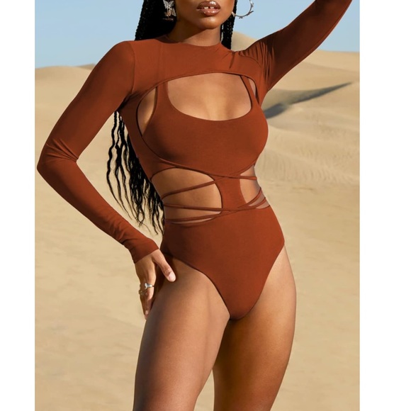 Women's Sexy Cutout One Piece Swimsuit Size Small - Picture 3 of 6